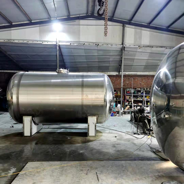 ���(y��ng)�����и�